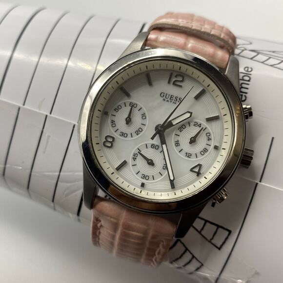 Guess Silvertone Stainless Steel Watch Pink Leather Band, Working New Battery - Picture 2 of 8